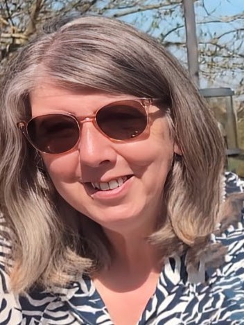 Profile Picture_Lorraine