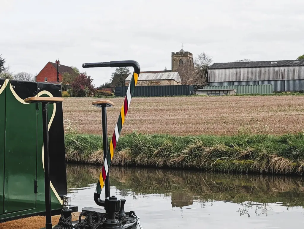 A photo of Narrowboat Round Tuit moored in Radford Semele